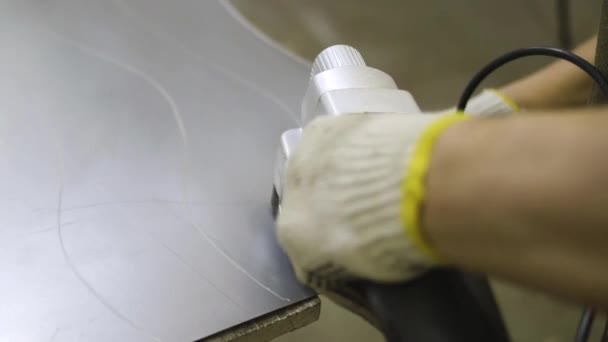 Worker Cutting Metal Sheet Power Tools — Stock videók