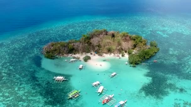 Wide Aerial Shot Cyc Island Coron Town Philippines — Stockvideo