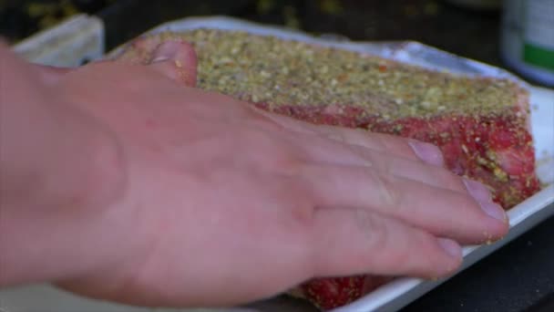 Two Hands Rub Spices Salt Thick Raw Rib Eye Steak — Vídeo de stock