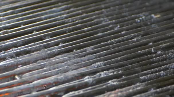 Smoke Exiting Bbq Grill Slow Motion — Stok video