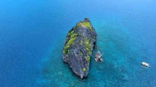 Aerial Shot North Rock Dive Site Nido Palawan Philippines — Stok video