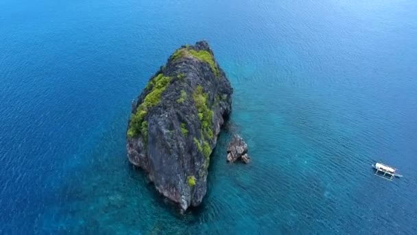 Aerial Fly North Rock Dive Site Nido Palawan Philippines — Video Stock