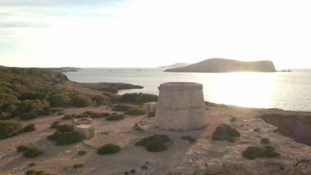 Pirate Lookout Tower Ibiza Panning While Moving Showing Tower Ocean — Vídeos de Stock