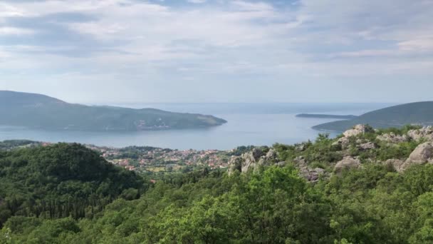 Άποψη Της Θάλασσας Και Των Παράκτιων Πόλεων Herceg Novi Και — Αρχείο Βίντεο