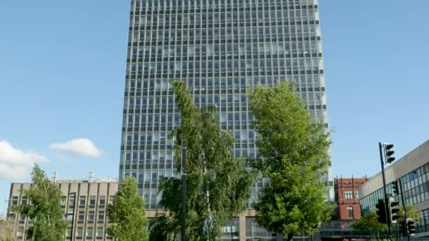 Arts Tower University Sheffield Sunny Day Low Angle Shorter — Stok video