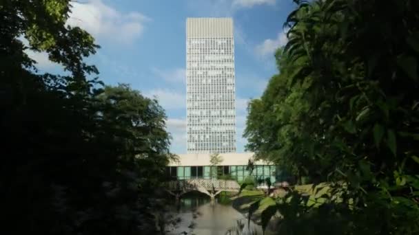 Timelapse Arts Tower University Sheffield Tall Building Summer Sunny Day — стокове відео