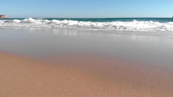 Waves Crashing Beach Slowmotion — Vídeos de Stock