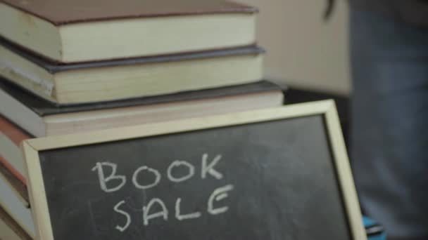 Looking Collection Books Book Sale — Vídeo de stock