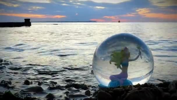 Mermaid Globe Sea Shore — 图库视频影像