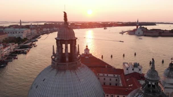 Aerial View Santa Maria Della Salute San Marco Square Sunrise — стоковое видео