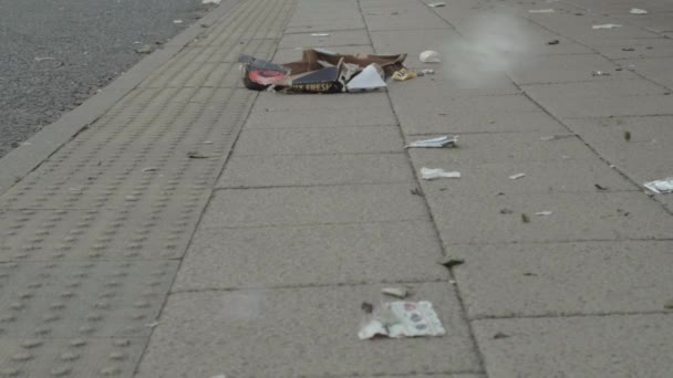 Litter Flying Lonely Urban Road Windy Day — Vídeo de Stock