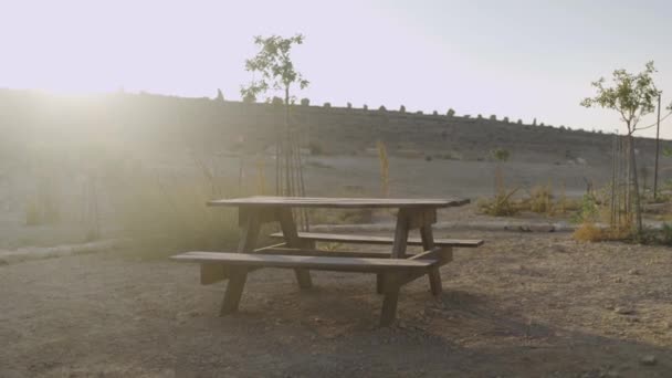 Picnic Table Desert Rest Area Sun Setting Rising Background — Stok video