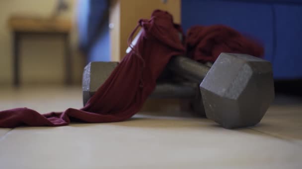 Clothes Thrown Weights Sign Working Out — Vídeo de Stock