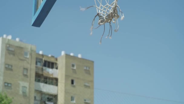 Tilt Basketball Board Hoop Torn Net — ストック動画