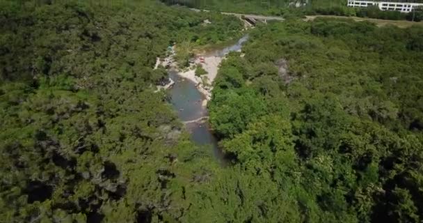 Aerial Drone Shot Swimming Hole Bull Creek Greenbelt Austin Texas — ストック動画