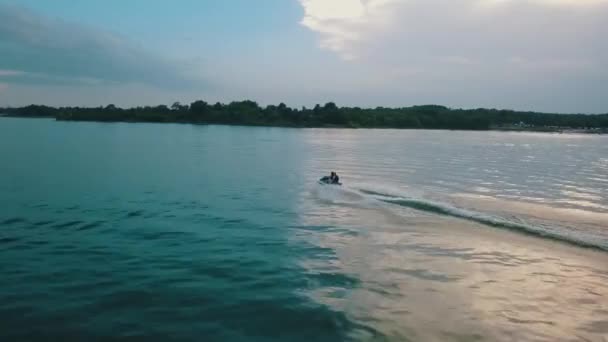 Aerial Drone Shot Jetski Cruising Open Lake — Stok video