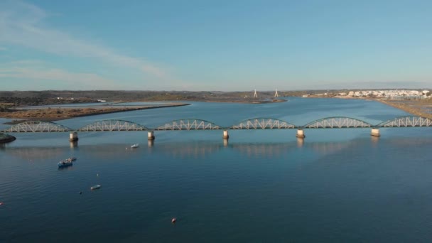 Воздух Старого Классического Железнодорожного Моста Портимао Реки Араде Алгарве Португалия — стоковое видео