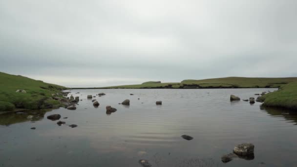 Ripples Shimmering Scottish Loch Sea Level Formed Glacial Activity — Vídeos de Stock