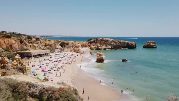 Overlooking Albufeira Beach Cliffs Beautiful Summer Day Portugal Wide — Vídeo de Stock