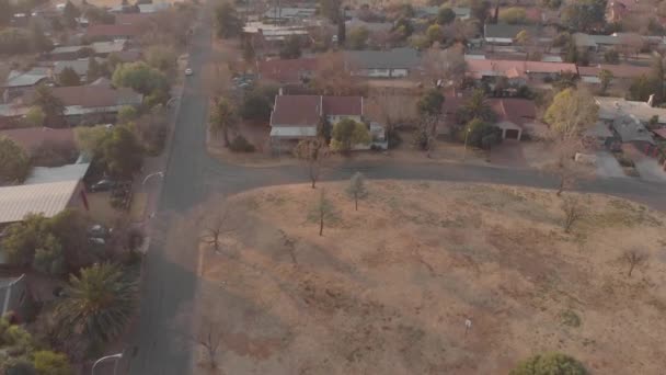 Aerial Tiro Revelar Uma Casa Inverno África Sul — Vídeo de Stock