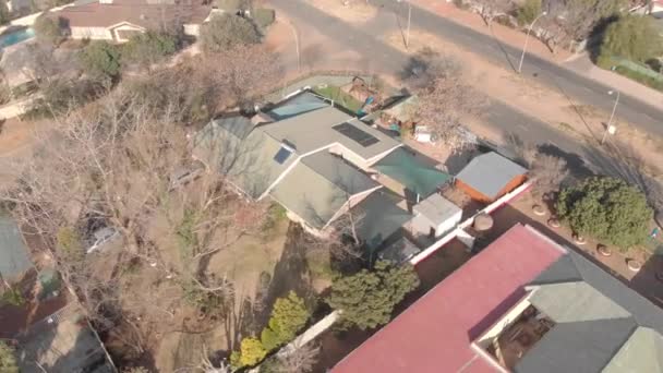 Aerial Tiro Giratorio Una Casa Sudáfrica Durante Invierno — Vídeo de stock