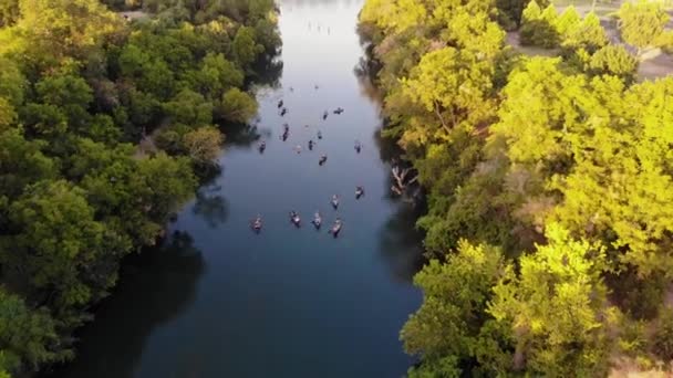 Aerial Drone Shot Top Paddle Boarders Working Way Barton Creek — Stock videók
