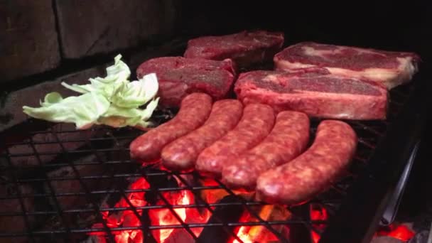 Sausages Cabbage Meats Grill Fire Bbq — Vídeo de Stock