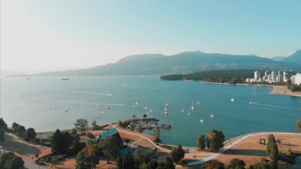 Downtown Vancouver Pacific Ocean Kitsilano Beach Island Mountain — Stockvideo