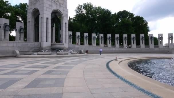 Beautiful Respectful View World War Memorial Its Fountains Pacific Pillar — Vídeos de Stock