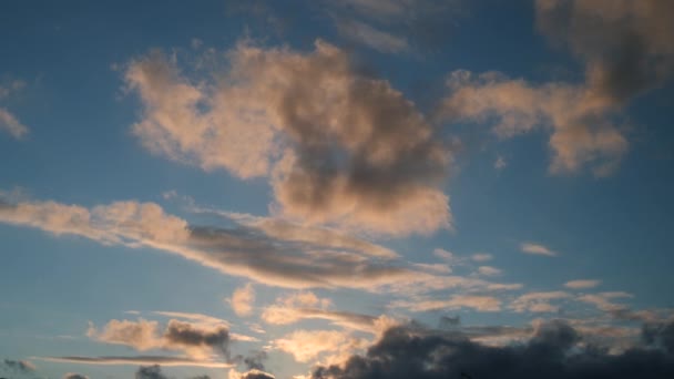 Pink Clouds Moving Fast Evening Sky — Video