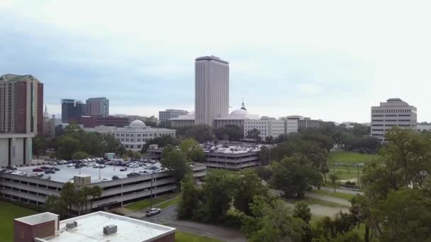 Rising Reveal Downtown Tallahassee Skyline Florida State Capitol Aerial Pedestal — Video Stock