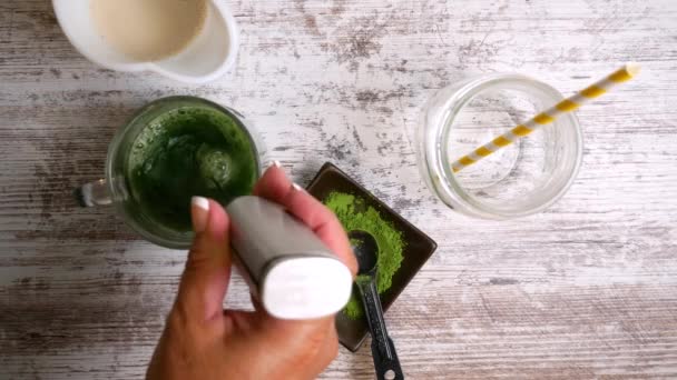 Flat Lay Blending Green Matcha Tea Powder Hot Water Power — Stockvideo