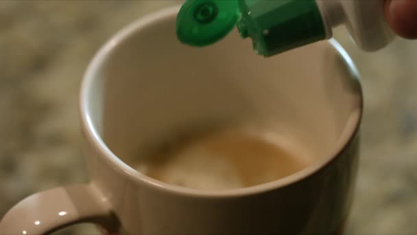 Close Sweetener Dripping Coffee Mug Macro — Stockvideo