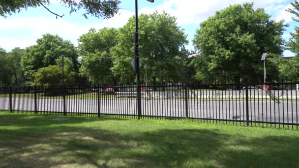 Lot Cars Moving Fence – stockvideo