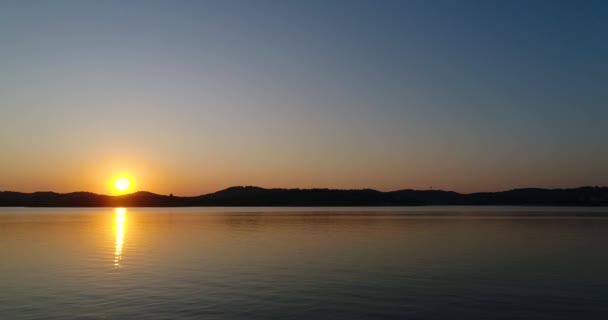 Relaxing Sunset Time Lapse Calm Lake Mountains Background — Stockvideo