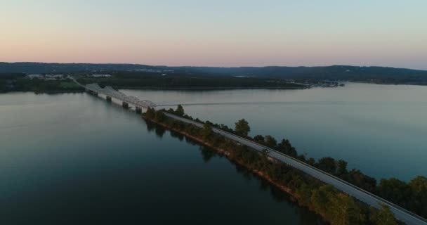 Aerial View Bridge Table Rock Lake Missouri Boat Traveling Bridge — ストック動画