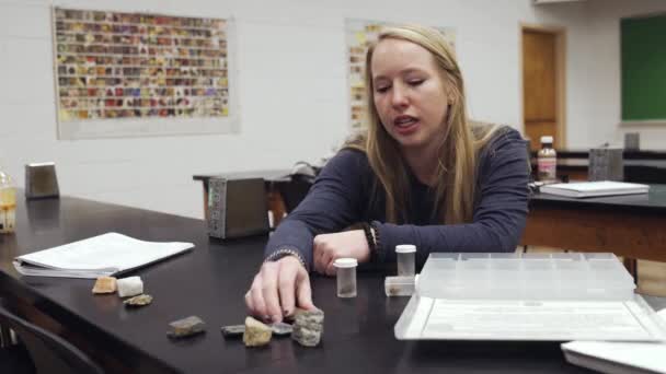 Young College Student Naming Sorting Small Rocks Geology Class — Stockvideo