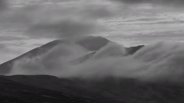 Time Lapse Mist Rolling Hills County Donegal Ireland — Vídeo de stock