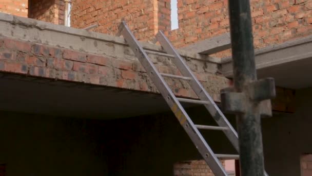 Pan Tilt New House Construction Ladder Scaffolding — Vídeo de Stock