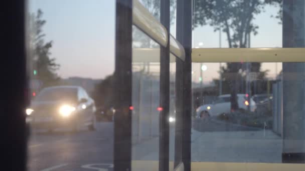 Point View Urban City Traffic Dusk Bus Stop Windows — Video Stock