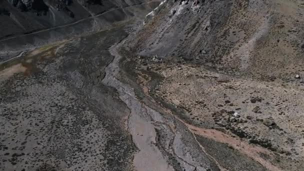 Aerial Shot High Altitude Showing Arid Land Mountains — Vídeos de Stock