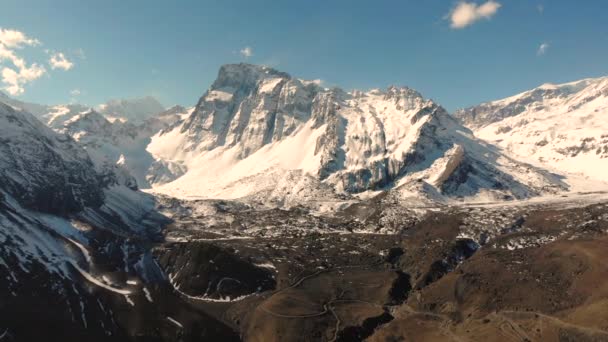 Beautiful Aerial Shot Closing Snowy Mountain Range Cordillera Los Andes — Vídeo de stock
