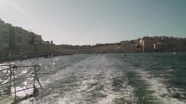 Entering Harbour Ferry Ride Malta Capital City Valletta — 图库视频影像