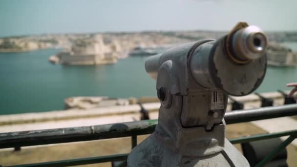 Vista Point Telescope Binoculars Overlooking Three Cities Malta — ストック動画