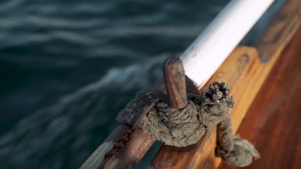 Close Gondola Oar Lock Boat Moving Sea Water Malta — Αρχείο Βίντεο