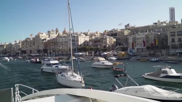 Passing Boats Yachts Harbour Malta Three Cities Next Valletta — Stockvideo