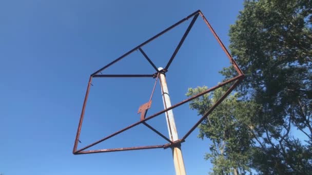 Basketball Backboard Frame Rusted Out Falling Apart — Vídeo de Stock