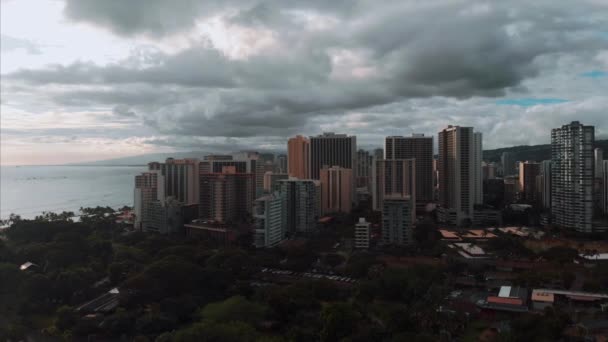 Aerial Drone Footage Honolulu Hawaii Beautiful Real Estate Buildings City — Stockvideo