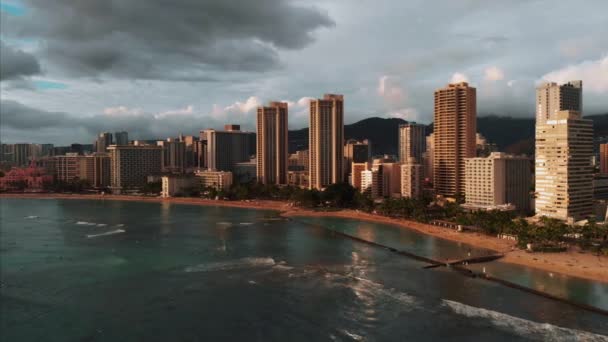Aerial Drone Footage Honolulu Hawaii Beautiful Real Estate Buildings City — Wideo stockowe