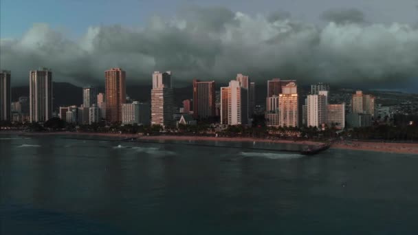 Aerial Drone Footage Honolulu Hawaii Beautiful Real Estate Buildings City — Vídeos de Stock